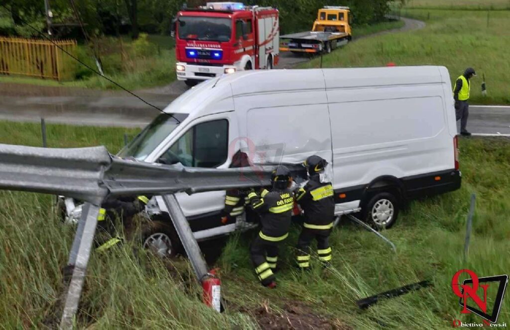 QUINCINETTO Incidente Sull Autostrada A5 Torino Aosta Furgone