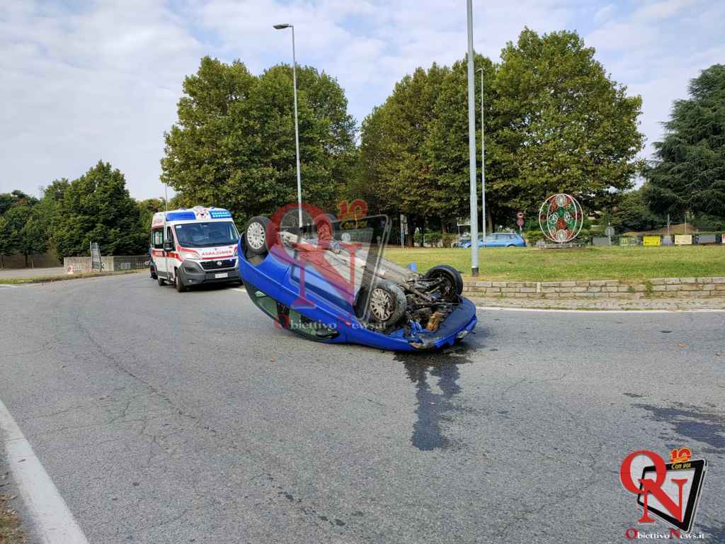 Rivarolo Canavese Auto Urta Il Muretto Della Rotatoria E Si Ribalta