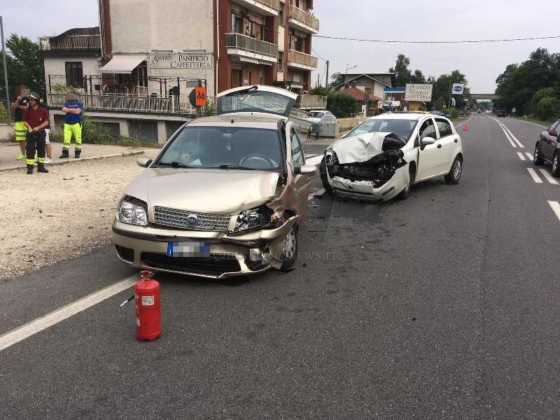 CAFASSE – Due auto coinvolte in un incidente sulla provinciale per le Valli di Lanzo (FOTO)