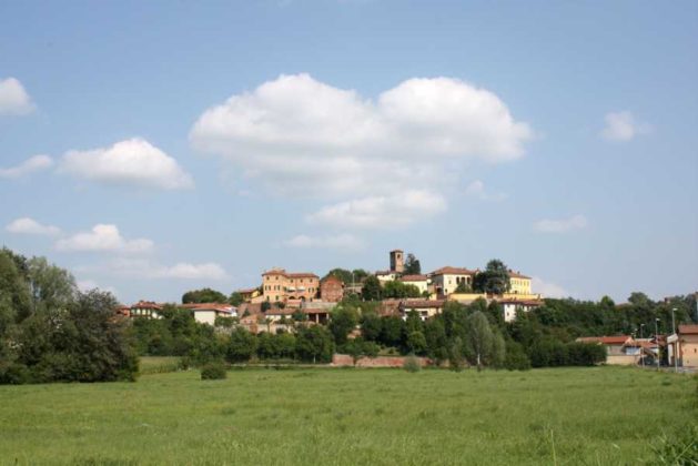 LEVONE - “Provincia Incantata” a Levone, il paese delle “Masche” e tra i vigneti del Freisa ad Andezeno