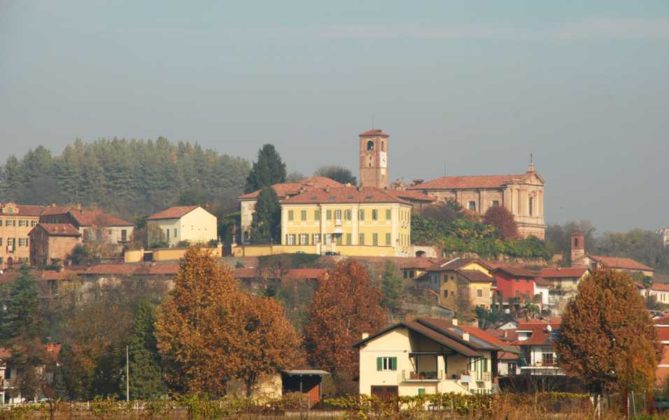 LEVONE - “Provincia Incantata” a Levone, il paese delle “Masche” e tra i vigneti del Freisa ad Andezeno