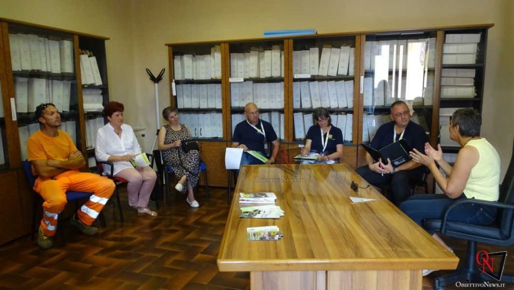 OZEGNA – La Commissione Comuni Fioriti in visita ad Ozegna 1 Ozegna Incontro con giuria di Balconi fioriti 3