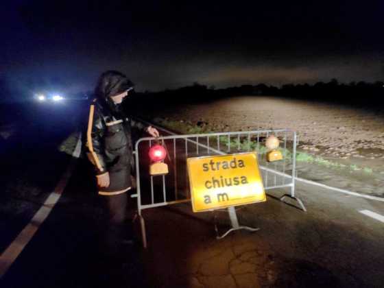 MALTEMPO – Strade allagate e disagi; è ancora allerta rossa