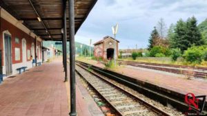 CANAVESE – Dal 1 gennaio la “canavesana” passerà da Gtt a Trenitalia 1 Pont Canavese Stazione 2