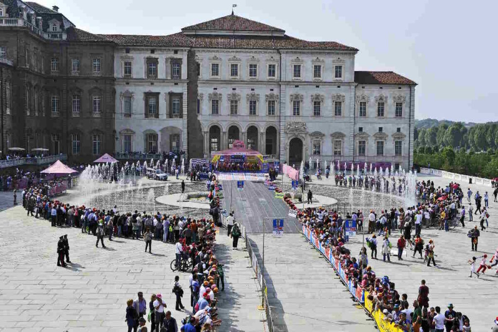 Giro D Italia Tappe Venaria Torino E San Francesco Al Campo Oropa Le Strade Chiuse