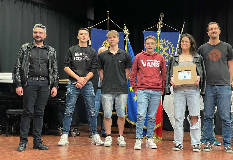 IVREA – Premiati gli studenti del concorso del Rotary “Acqua bene prezioso” (FOTO) 5 ivrea premiazione rotary3