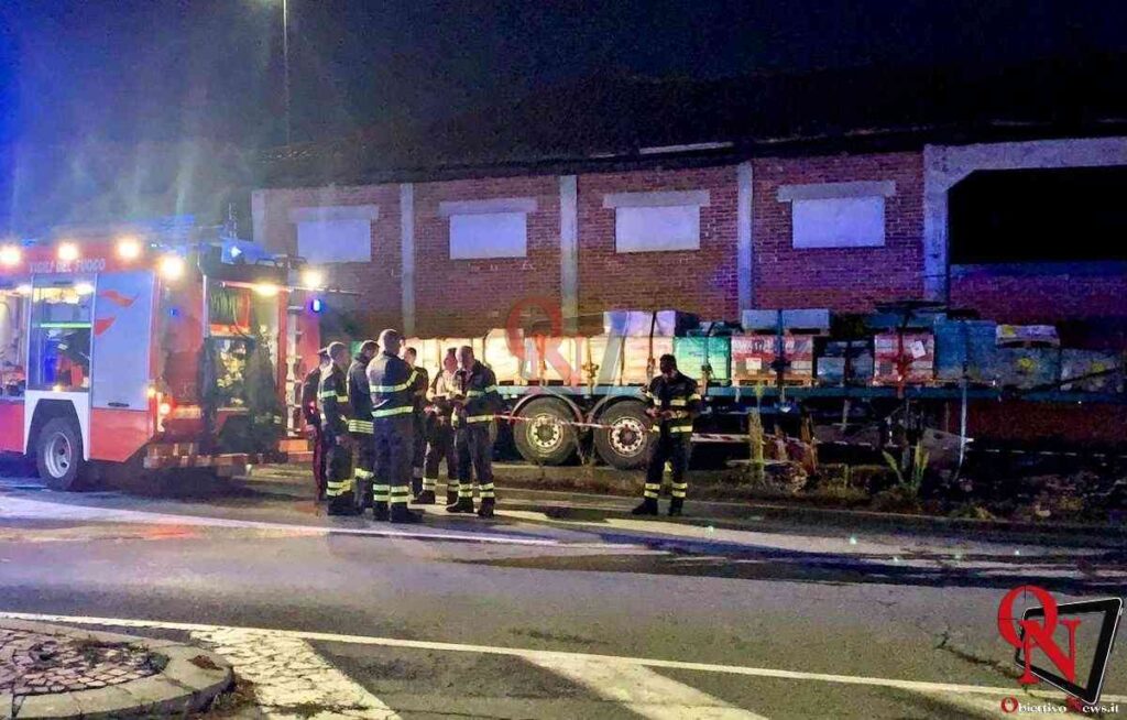 IVREA – Incendio nel rimorchio di un camion, parcheggiato in via Torino (FOTO)